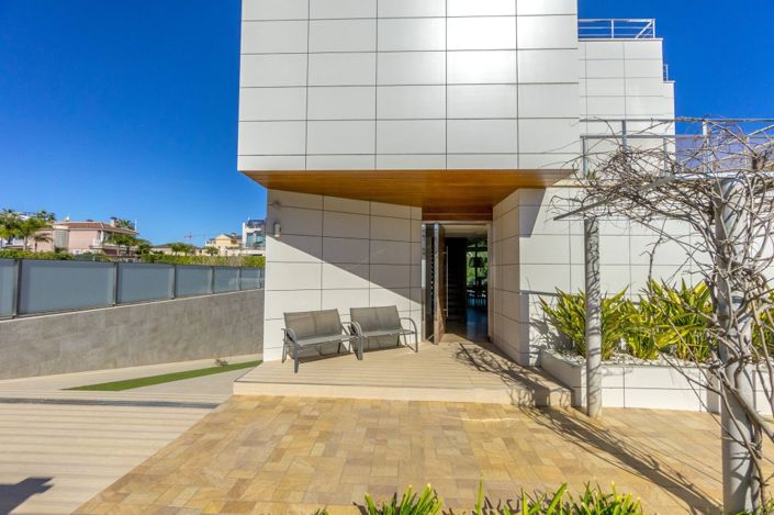 Image No.29-3 Bed Villa for sale