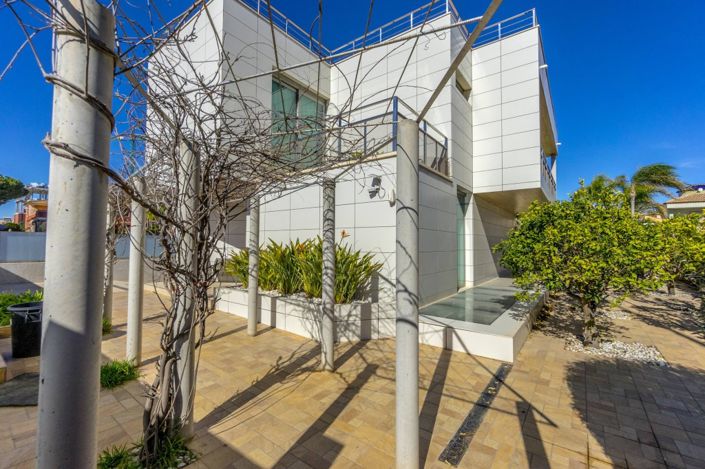 Image No.30-3 Bed Villa for sale