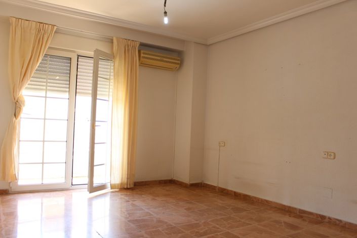 Image No.12-5 Bed Apartment for sale