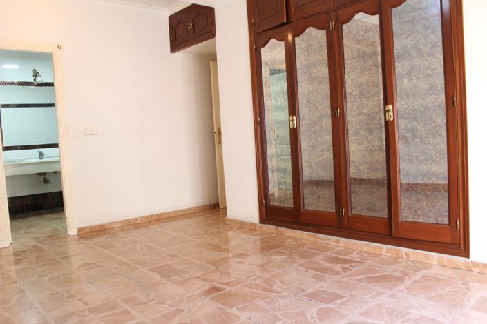 Image No.14-5 Bed Apartment for sale