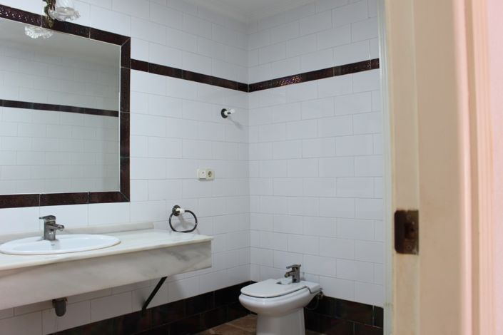 Image No.16-5 Bed Apartment for sale