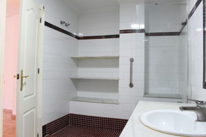 Image No.17-5 Bed Apartment for sale