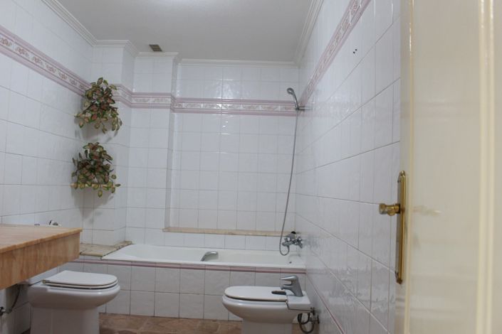 Image No.23-5 Bed Apartment for sale