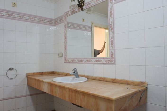 Image No.24-5 Bed Apartment for sale