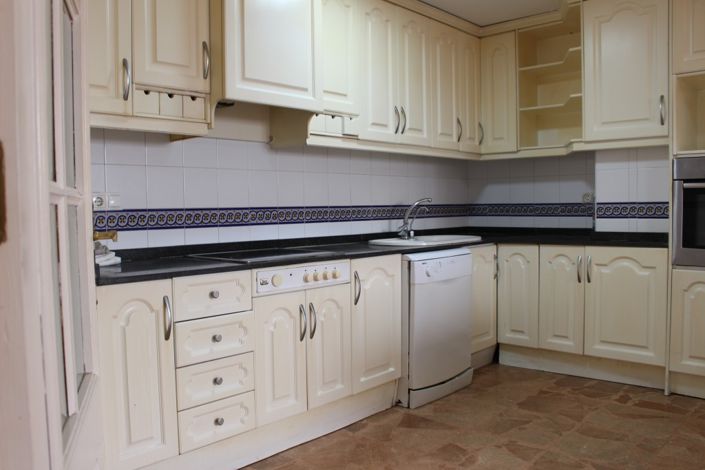 Image No.28-5 Bed Apartment for sale