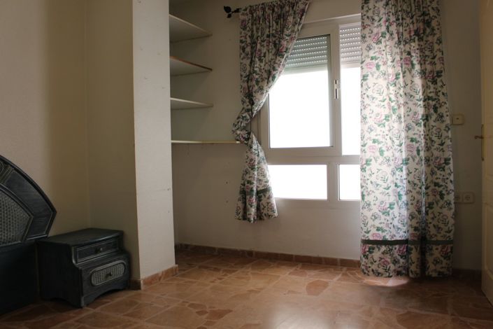 Image No.37-5 Bed Apartment for sale