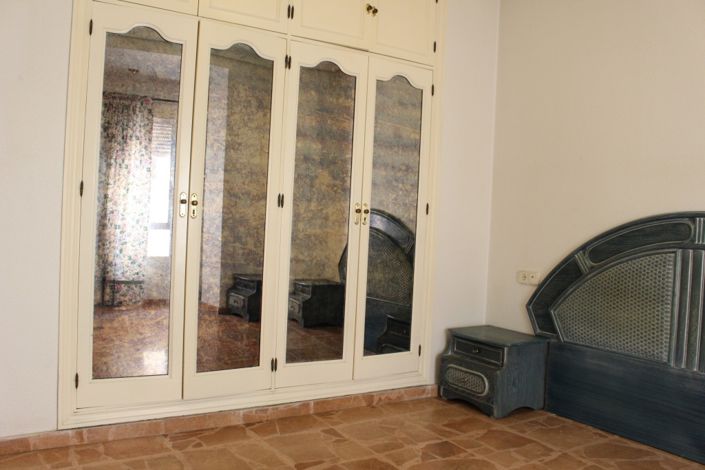 Image No.38-5 Bed Apartment for sale