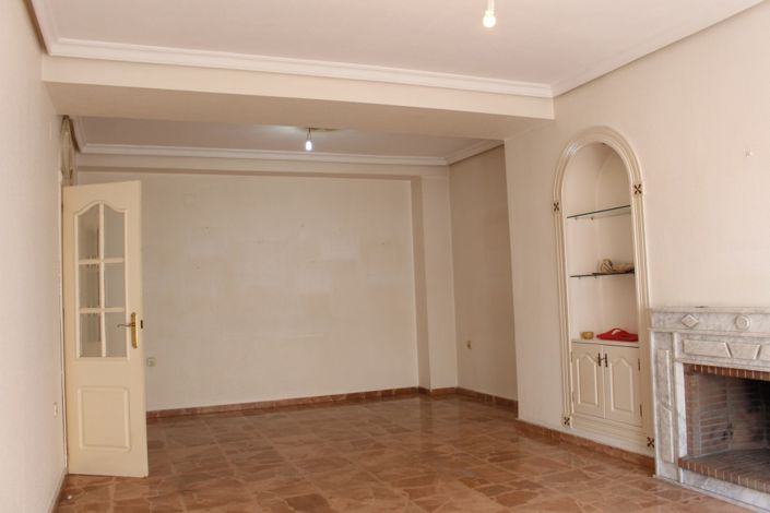 Image No.5-5 Bed Apartment for sale