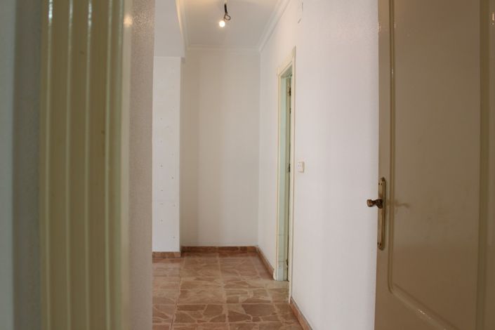 Image No.8-5 Bed Apartment for sale