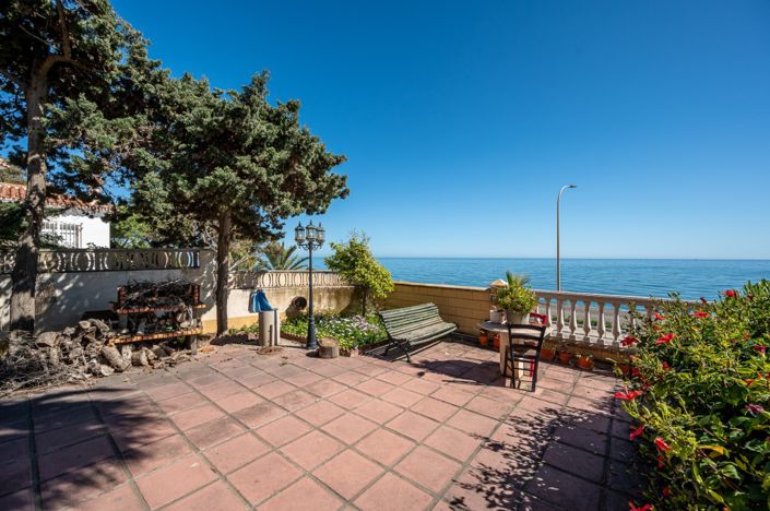 Image No.2-4 Bed Villa for sale