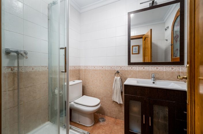 Image No.11-Jumelé de 4 chambres à vendre à Nerja