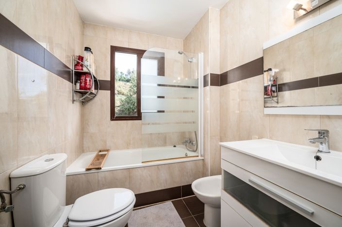 Image No.16-3 Bed Semi-Detached for sale