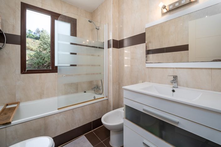 Image No.17-3 Bed Semi-Detached for sale