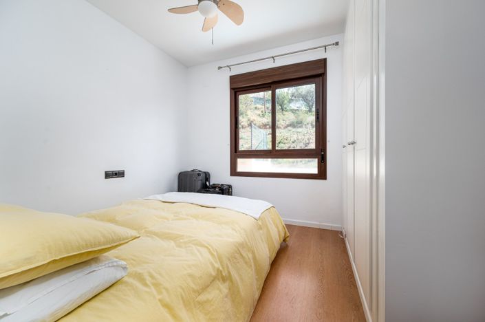 Image No.18-3 Bed Semi-Detached for sale