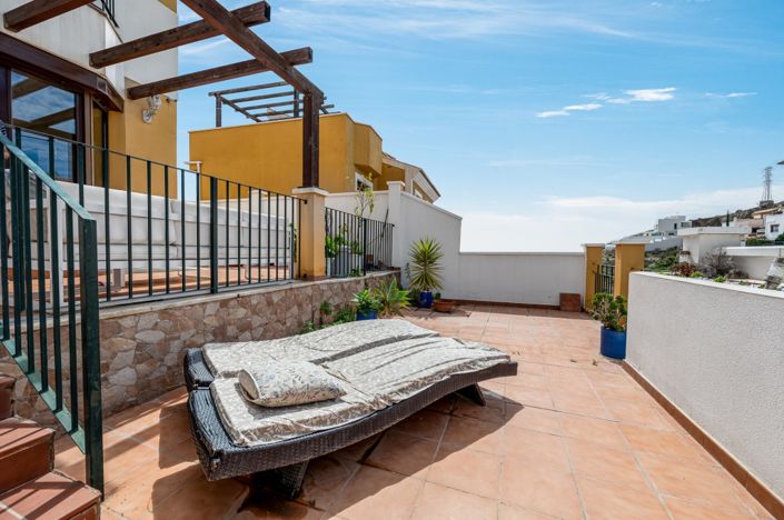 Image No.28-3 Bed Semi-Detached for sale