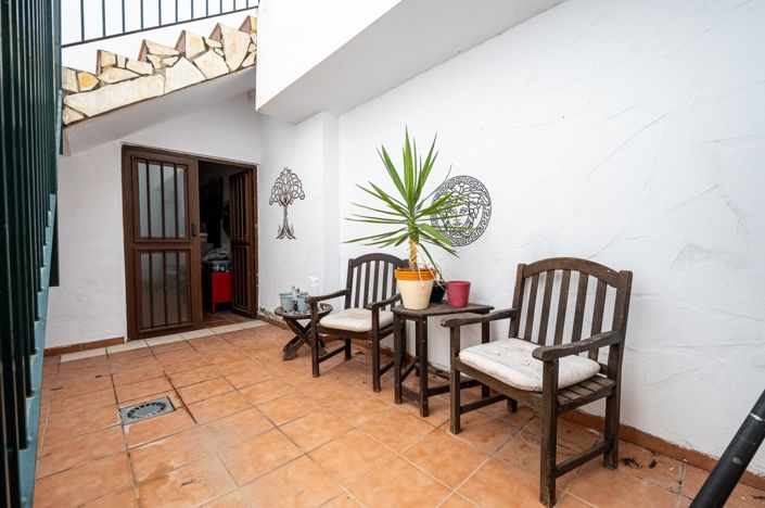 Image No.30-3 Bed Semi-Detached for sale