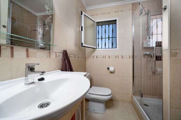 Image No.15-3 Bed Villa for sale