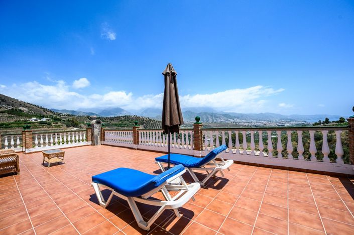 Image No.2-4 Bed Villa for sale