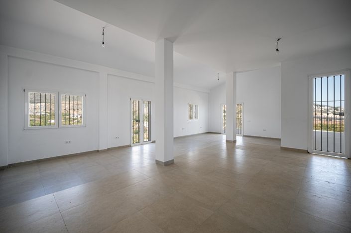 Image No.10-3 Bed Villa for sale