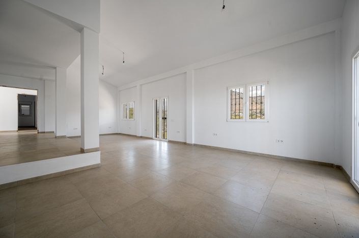 Image No.12-3 Bed Villa for sale