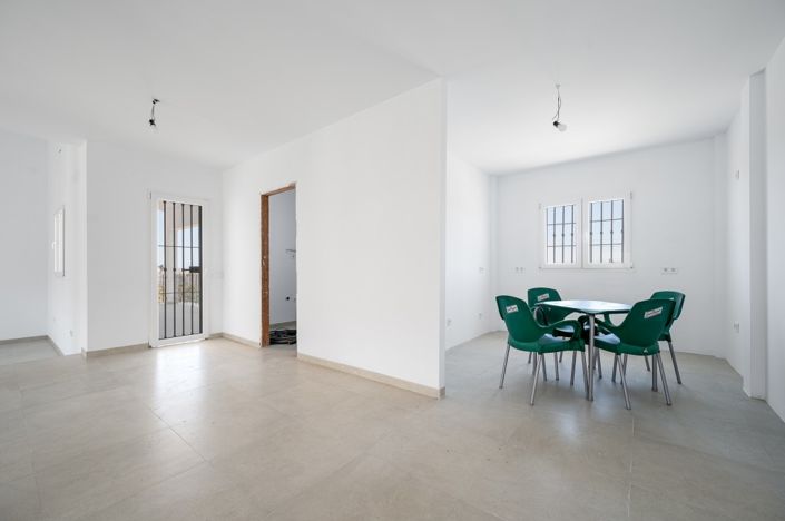 Image No.14-3 Bed Villa for sale