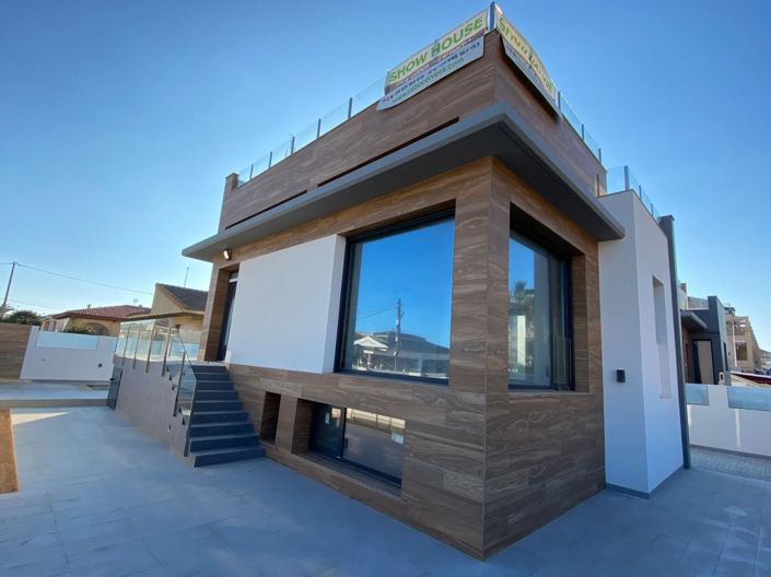 Image No.4-4 Bed Villa for sale