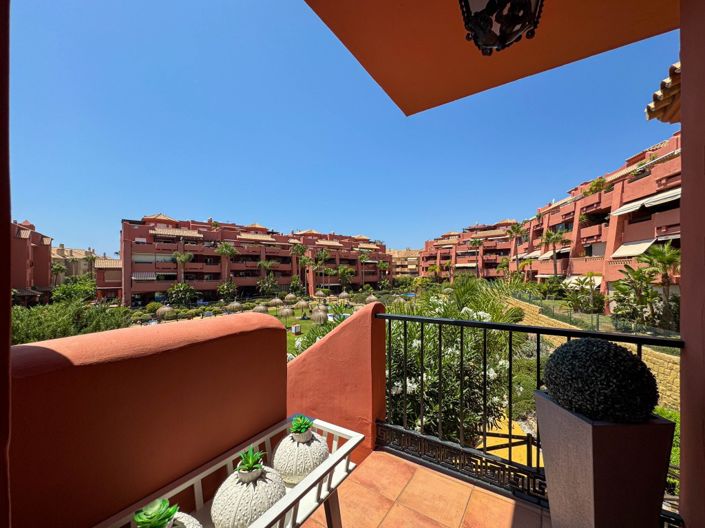 Image No.11-3 Bed Property for sale