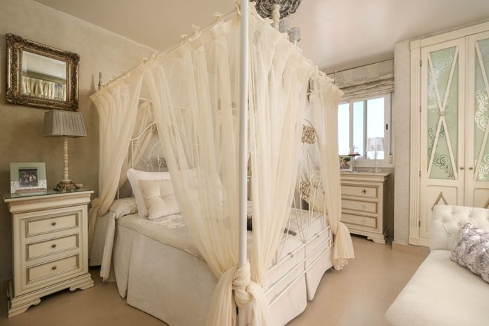 Image No.30-3 Bed Property for sale