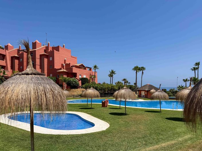 Image No.40-3 Bed Property for sale