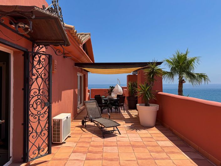 Image No.8-3 Bed Property for sale