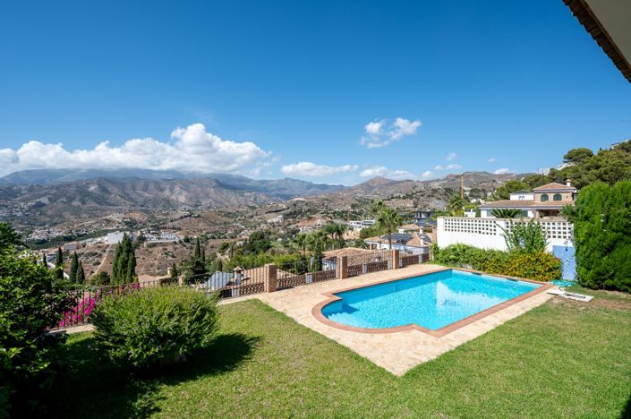 Image No.10-Villa de 6 chambres à vendre à Almuñécar