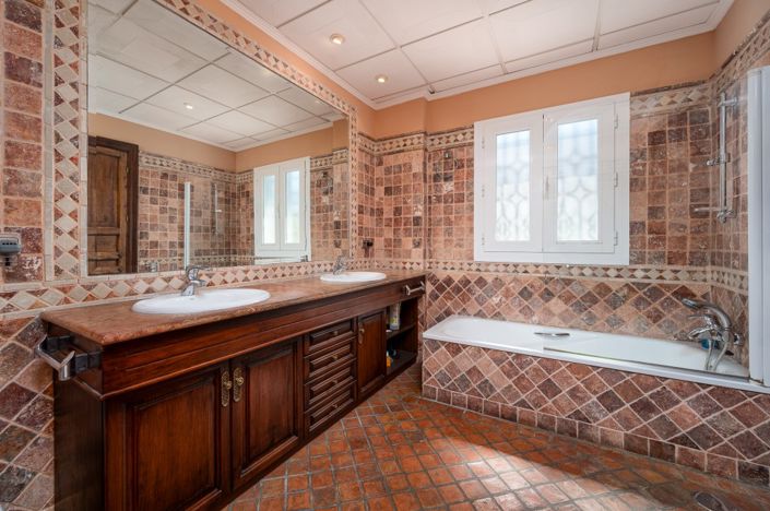 Image No.22-Villa de 6 chambres à vendre à Almuñécar