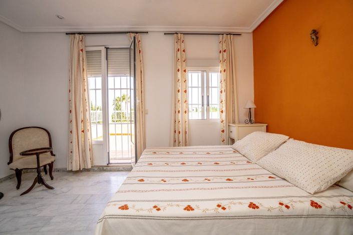 Image No.28-4 Bed Villa for sale