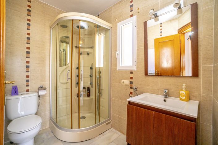 Image No.29-4 Bed Villa for sale