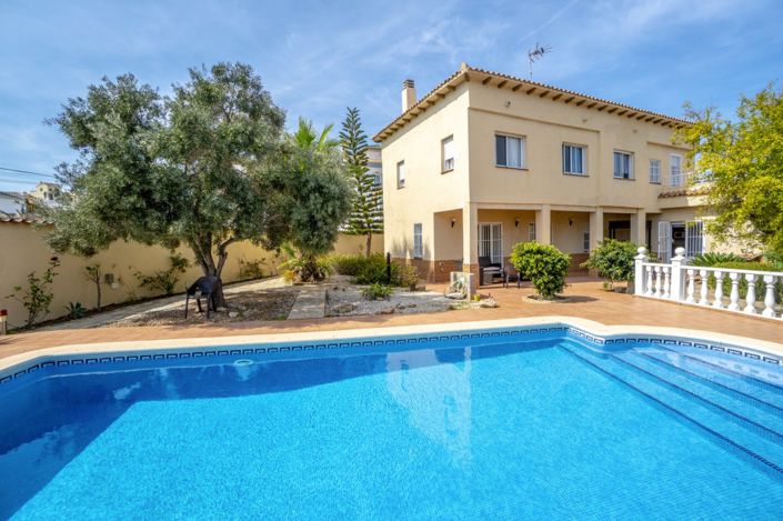 Image No.3-4 Bed Villa for sale