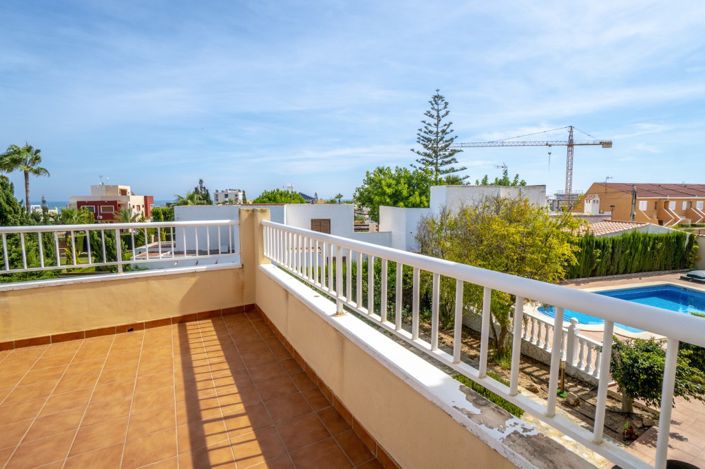 Image No.32-4 Bed Villa for sale