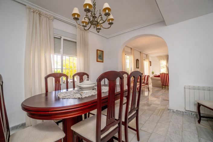 Image No.9-4 Bed Villa for sale