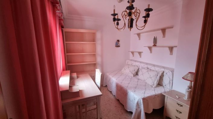 Image No.19-5 Bed Property for sale