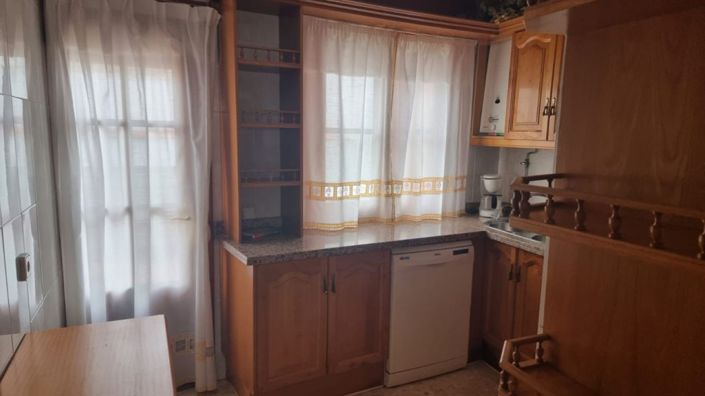 Image No.27-5 Bed Property for sale