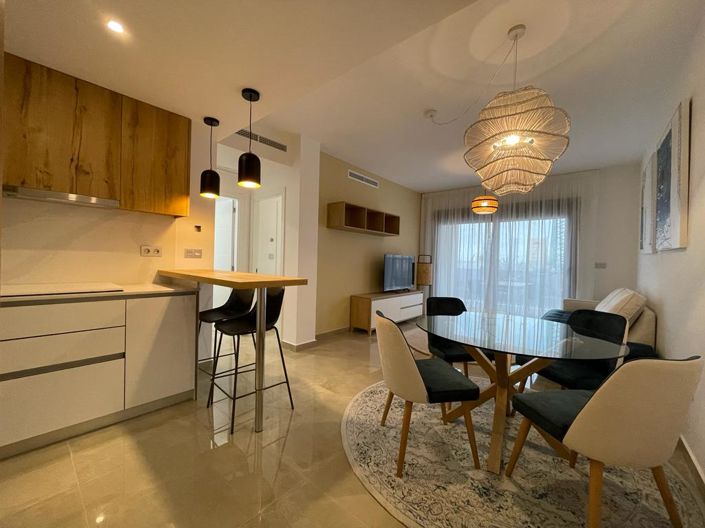 Image No.10-2 Bed Property for sale