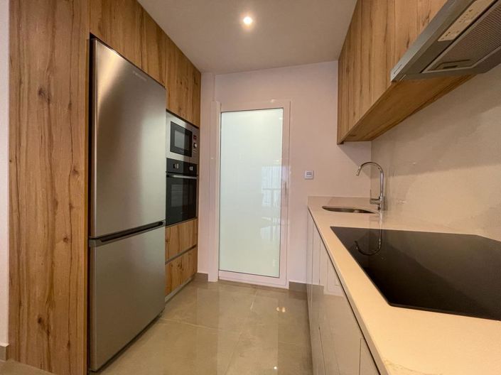 Image No.12-2 Bed Property for sale