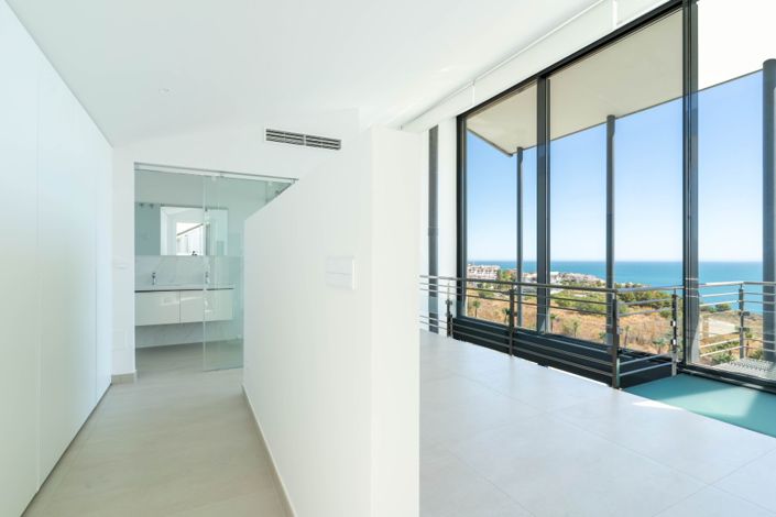 Image No.10-5 Bed Townhouse for sale