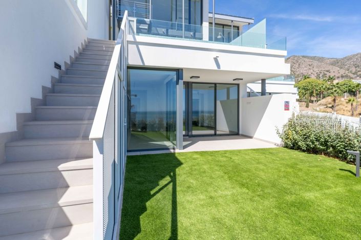 Image No.11-5 Bed Townhouse for sale