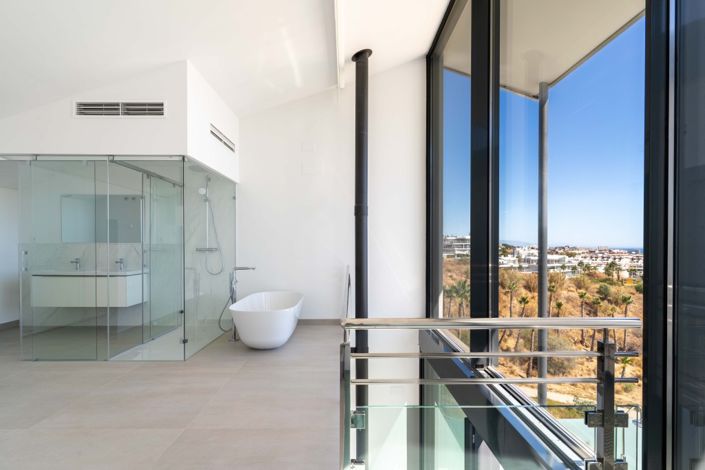 Image No.12-5 Bed Townhouse for sale