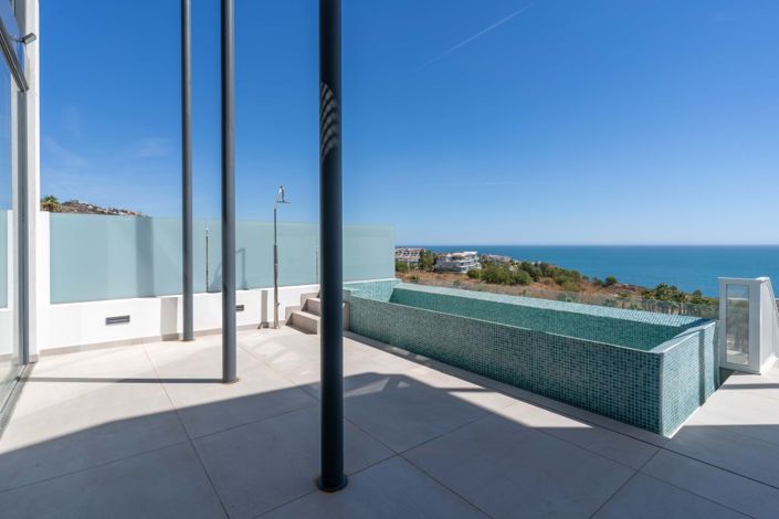 Image No.14-5 Bed Townhouse for sale