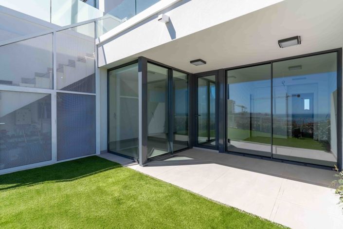 Image No.19-5 Bed Townhouse for sale