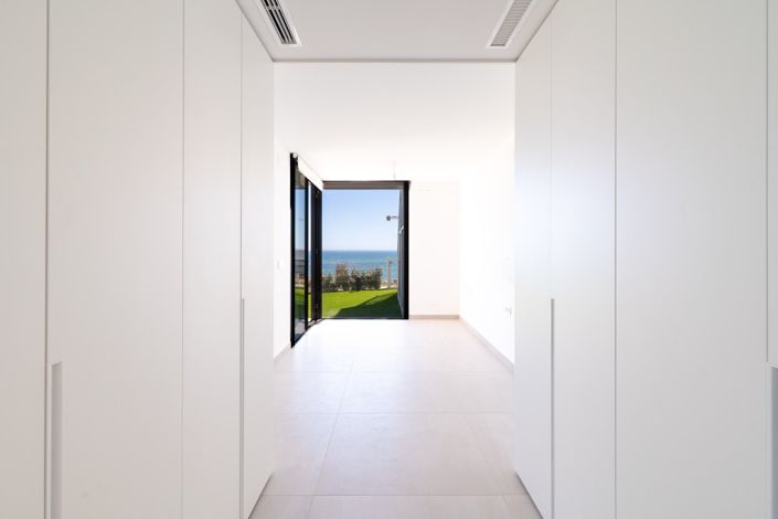 Image No.21-5 Bed Townhouse for sale