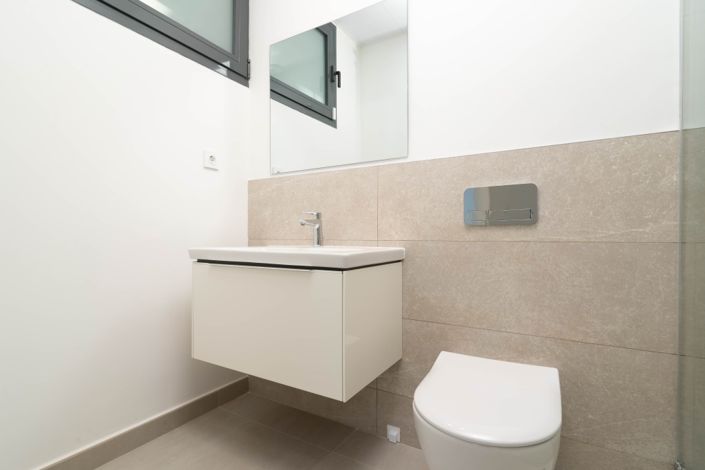 Image No.24-5 Bed Townhouse for sale