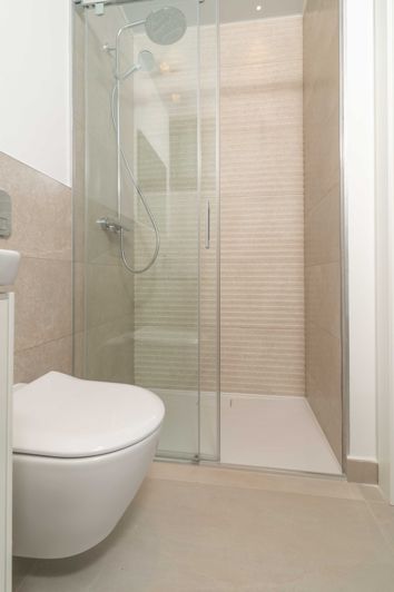 Image No.25-5 Bed Townhouse for sale