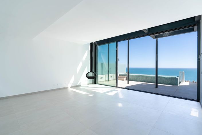 Image No.3-5 Bed Townhouse for sale